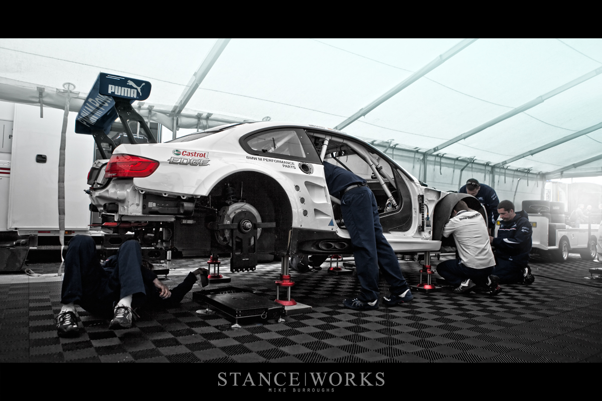 BMW-ALMS-paddock-crew-working BMW ALMS Team RLL Paddock