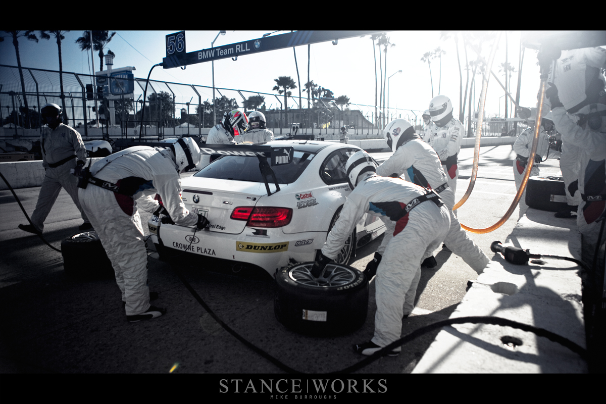 BMW-ALMS-pit-stop-tire-change-M3 BMW ALMS Pit Stop