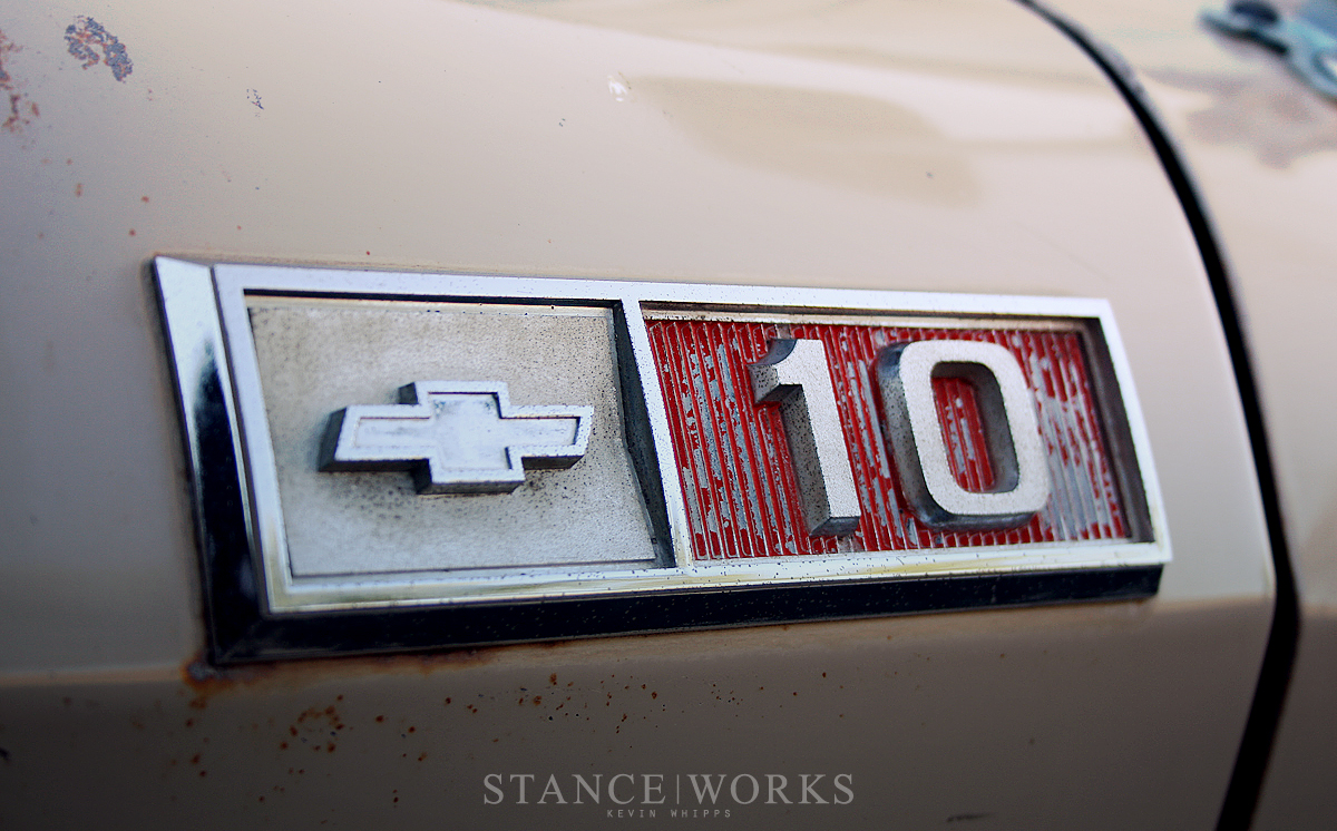 chevy-c10-badge