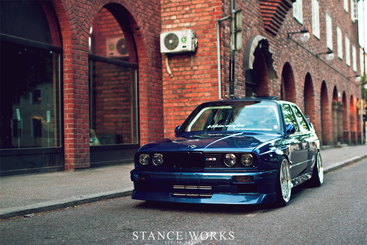 e30-m3-stanced-parked