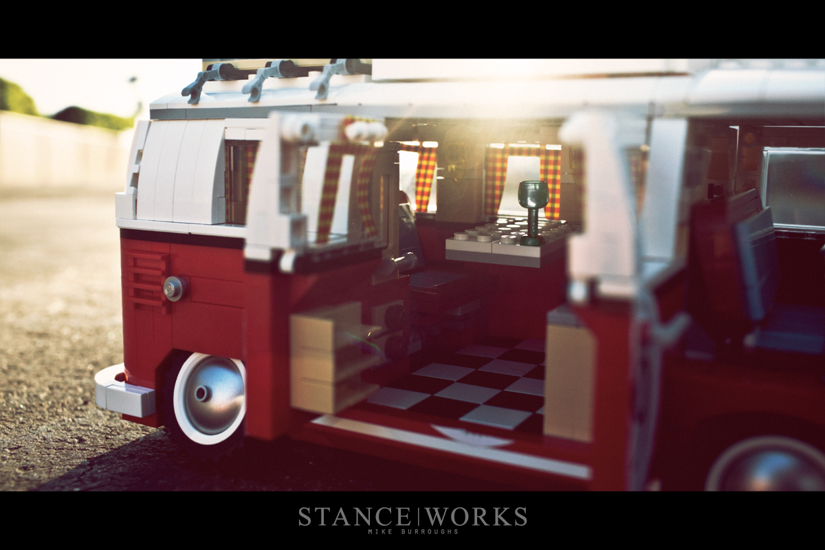 lego-volkswagen-van-tuck