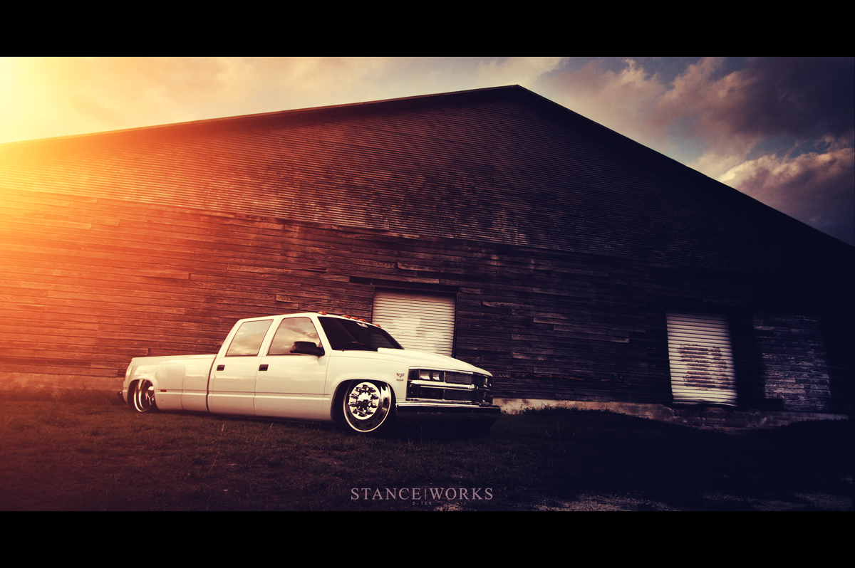 slammed-chevrolet-pickup