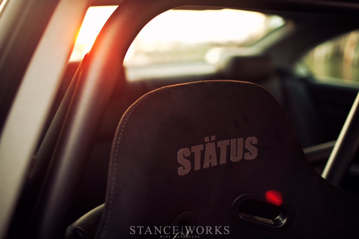 status-racing-seat