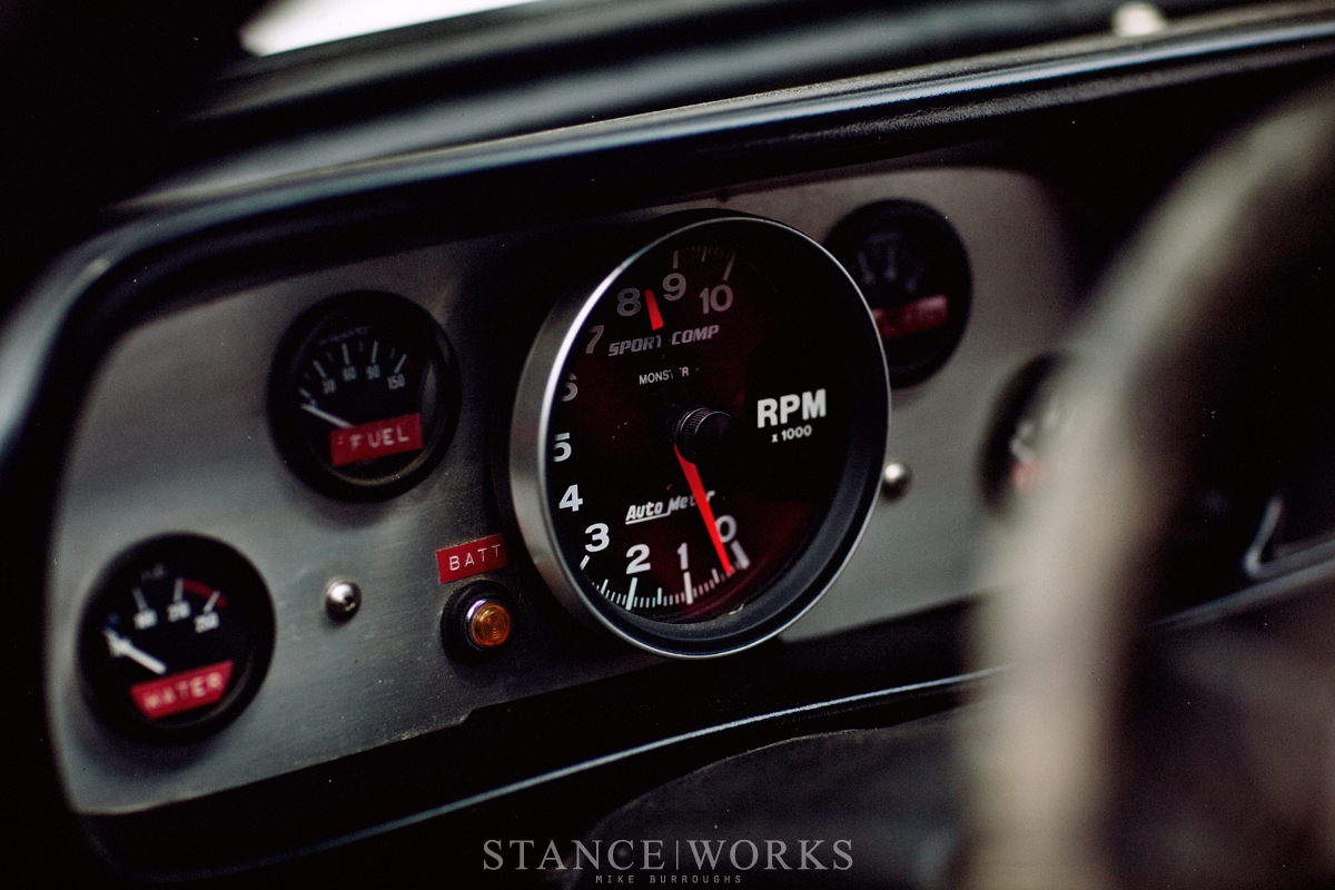 autometer-gauges-bmw-e9
