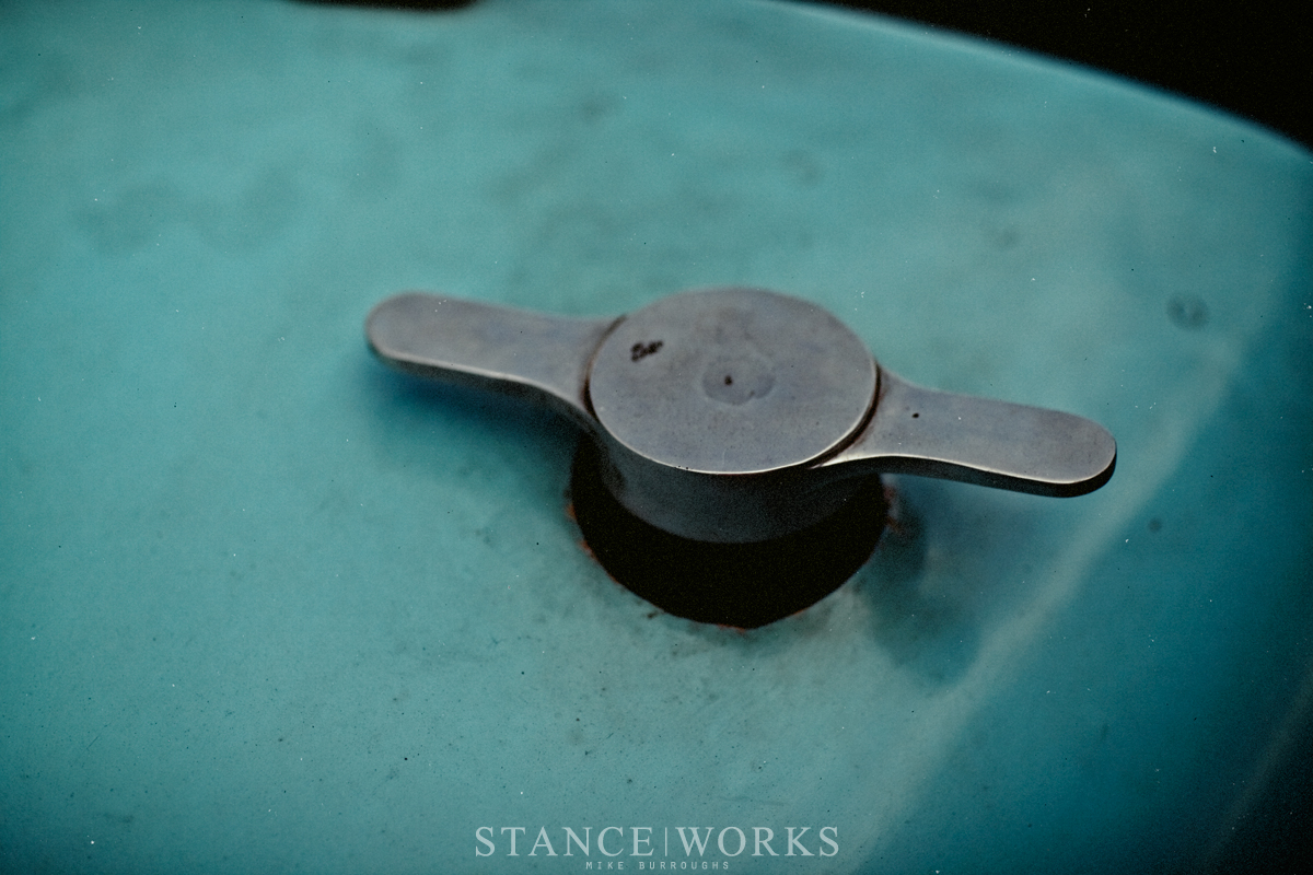 bugatti-fuel-cap-knock-off