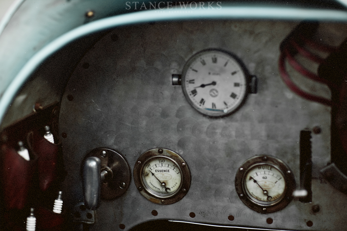 bugatti-type-35-dash-essence