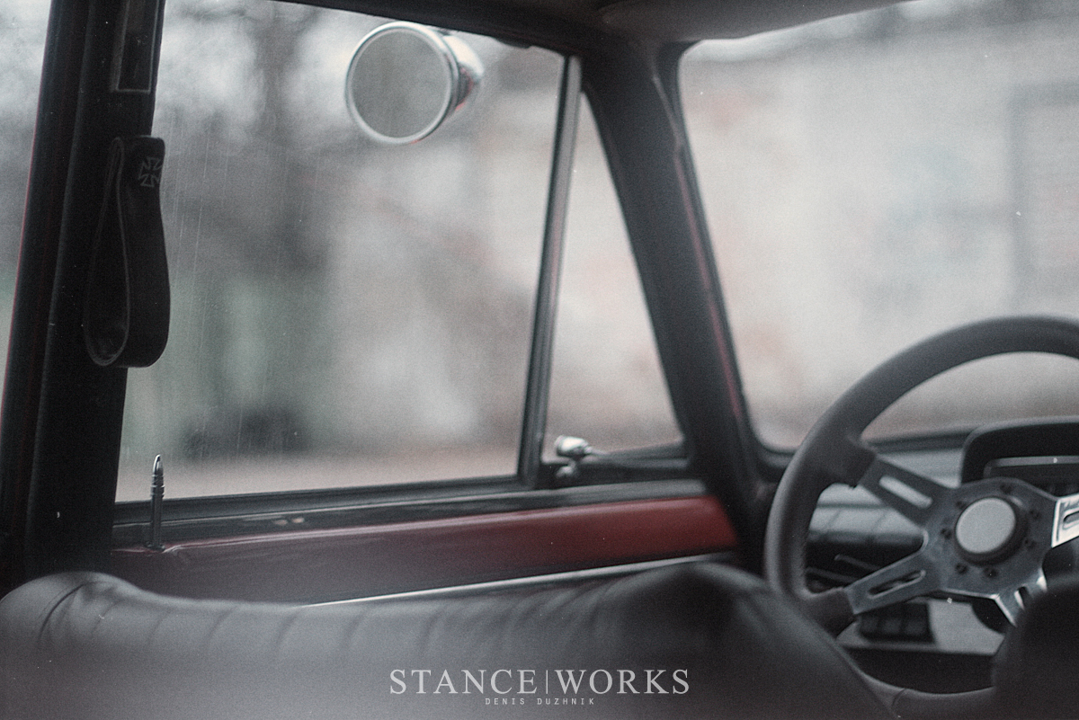 stance-lada-interior