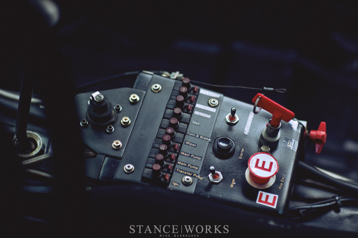 bmw-e21-group-5-320-controls