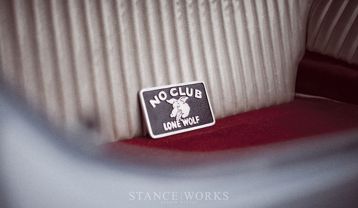 no-club-lone-wolf-plaque