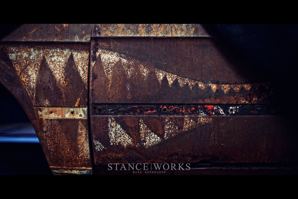 rusty-slammington-door-shark