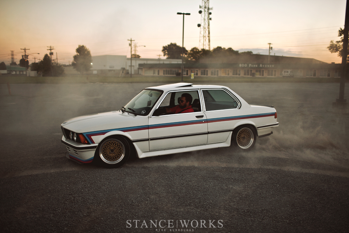 bmw-e21-drift-donuts-slide