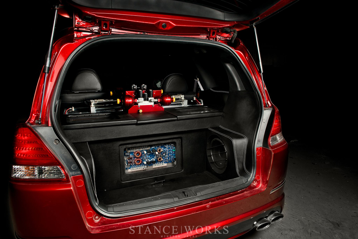 honda-odyssey-trunk-setup-stereo