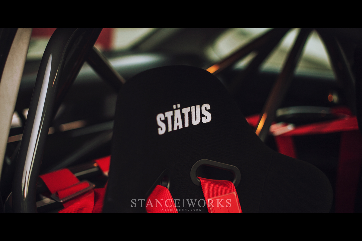 status-seat-roll-cage-e92-bag-riders status racing seats bmw