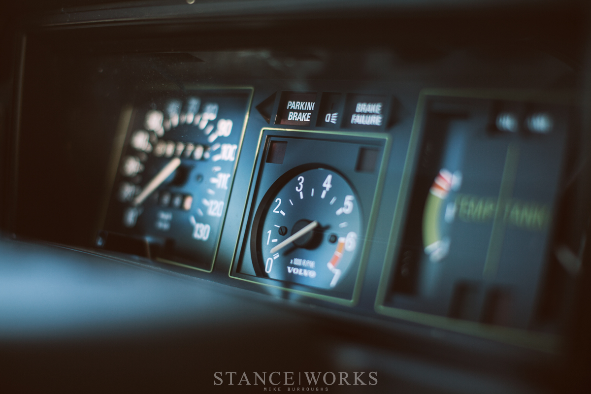 volvo-142-dash-board-gauge-cluster
