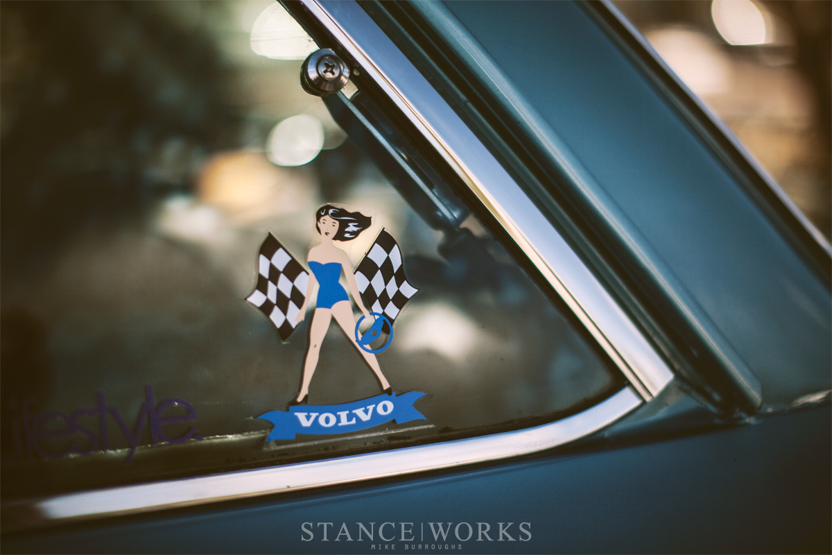 volvo-sticker-girl-checkered-flag-steering-wheel-racing