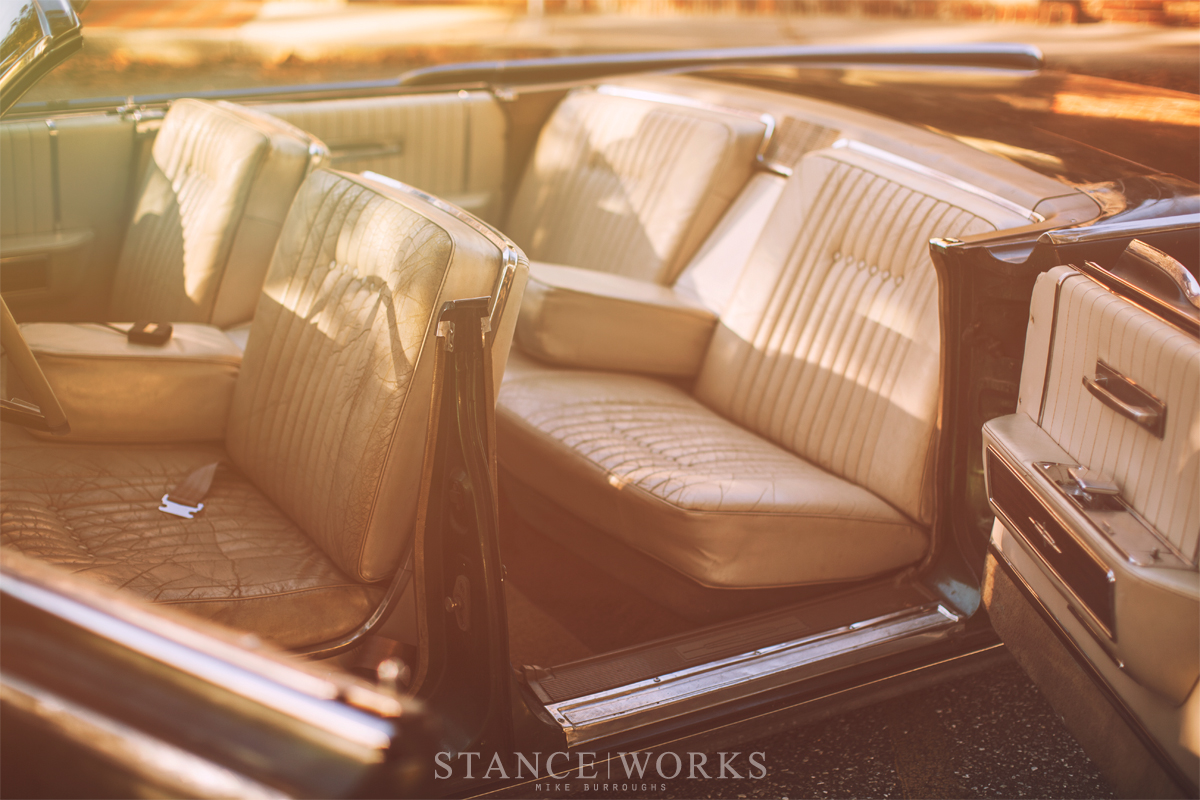 interior-lincoln-continental