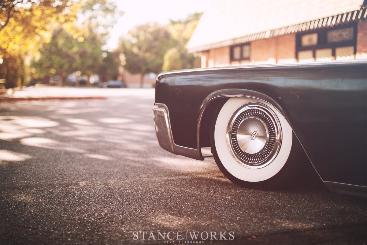 white-wall-lincoln-continental-air-lift