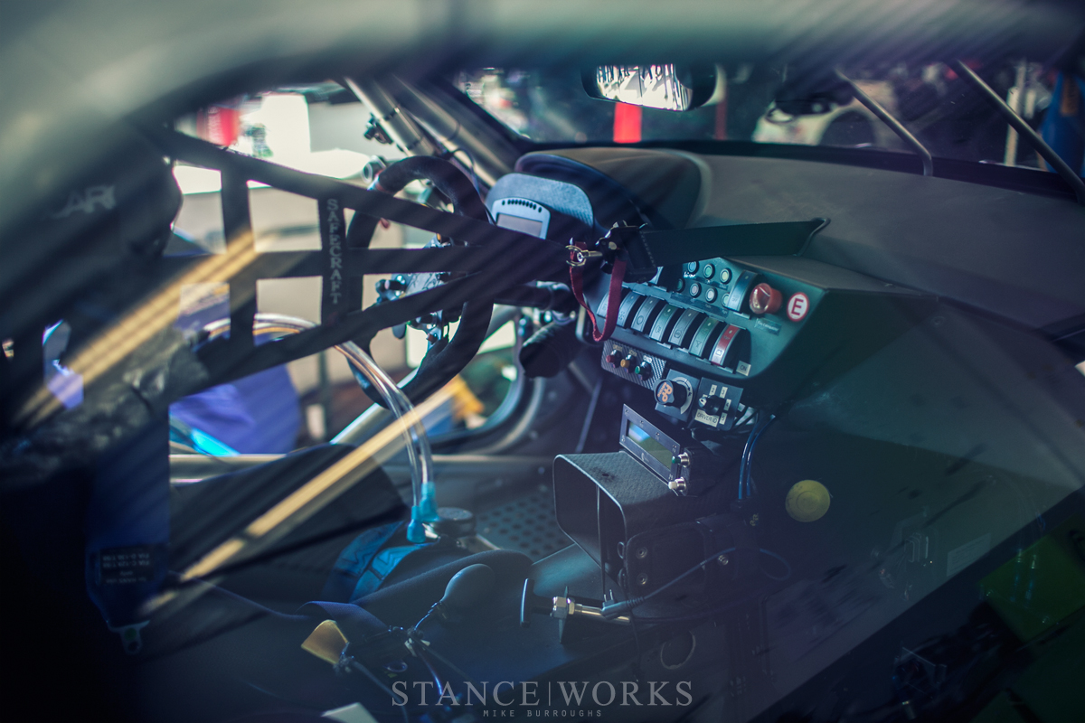 Z4-gt3-interior-turner-motorsport