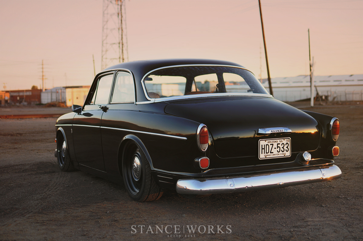 volvo-amazon-122-slammed-stance