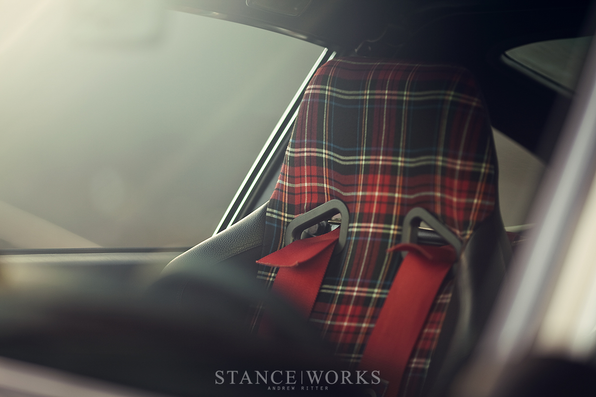 magnus-walker-red-tartan-seats magnus walker 78schr tartan seats