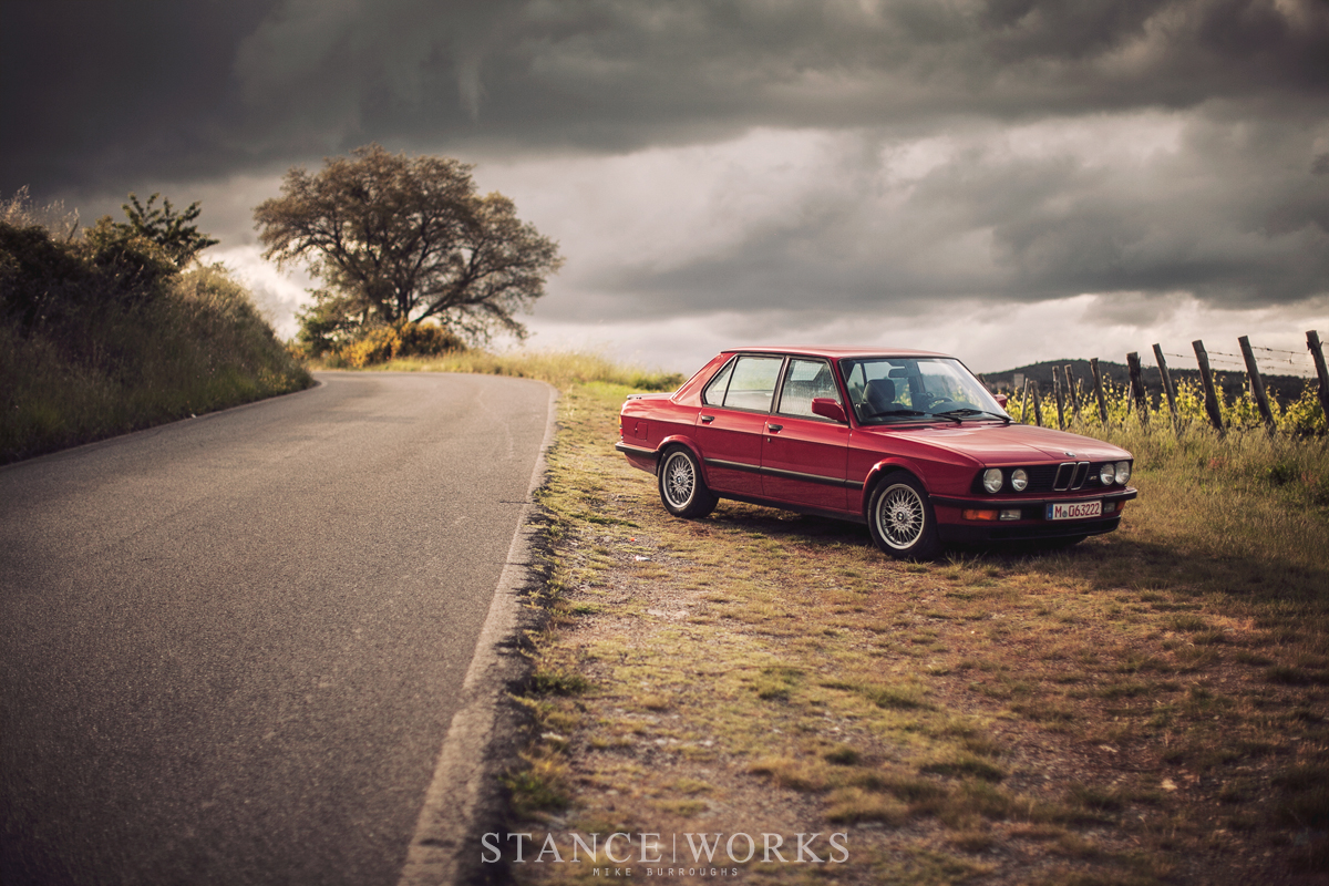 bmw-e28-m5-roadside-italy-euro