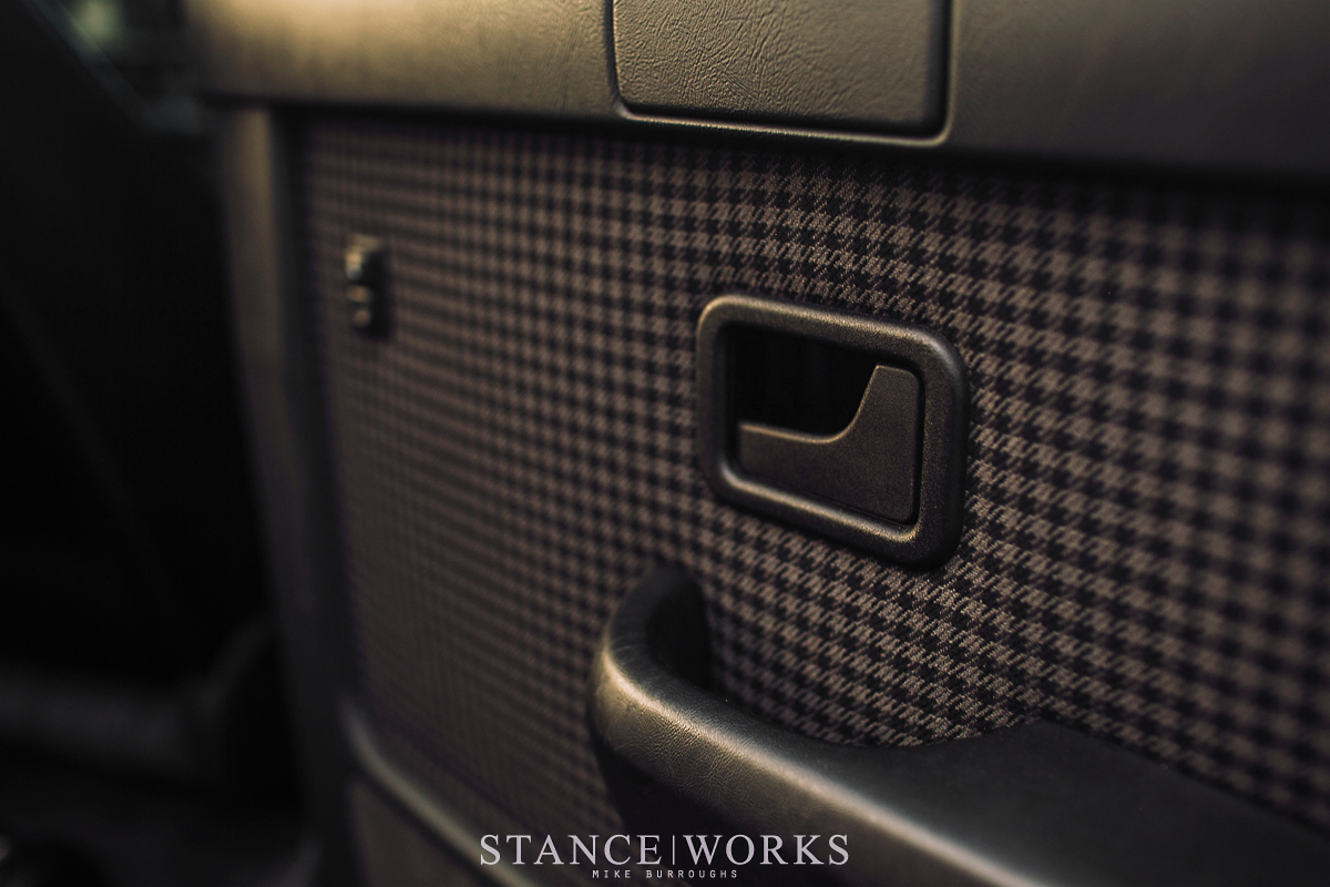 houndstooth-interior-e28-m5