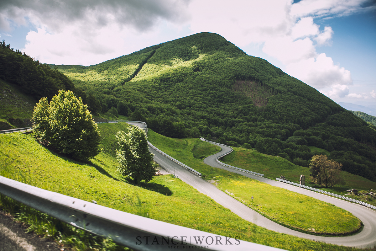 italy-winding-road-moutains