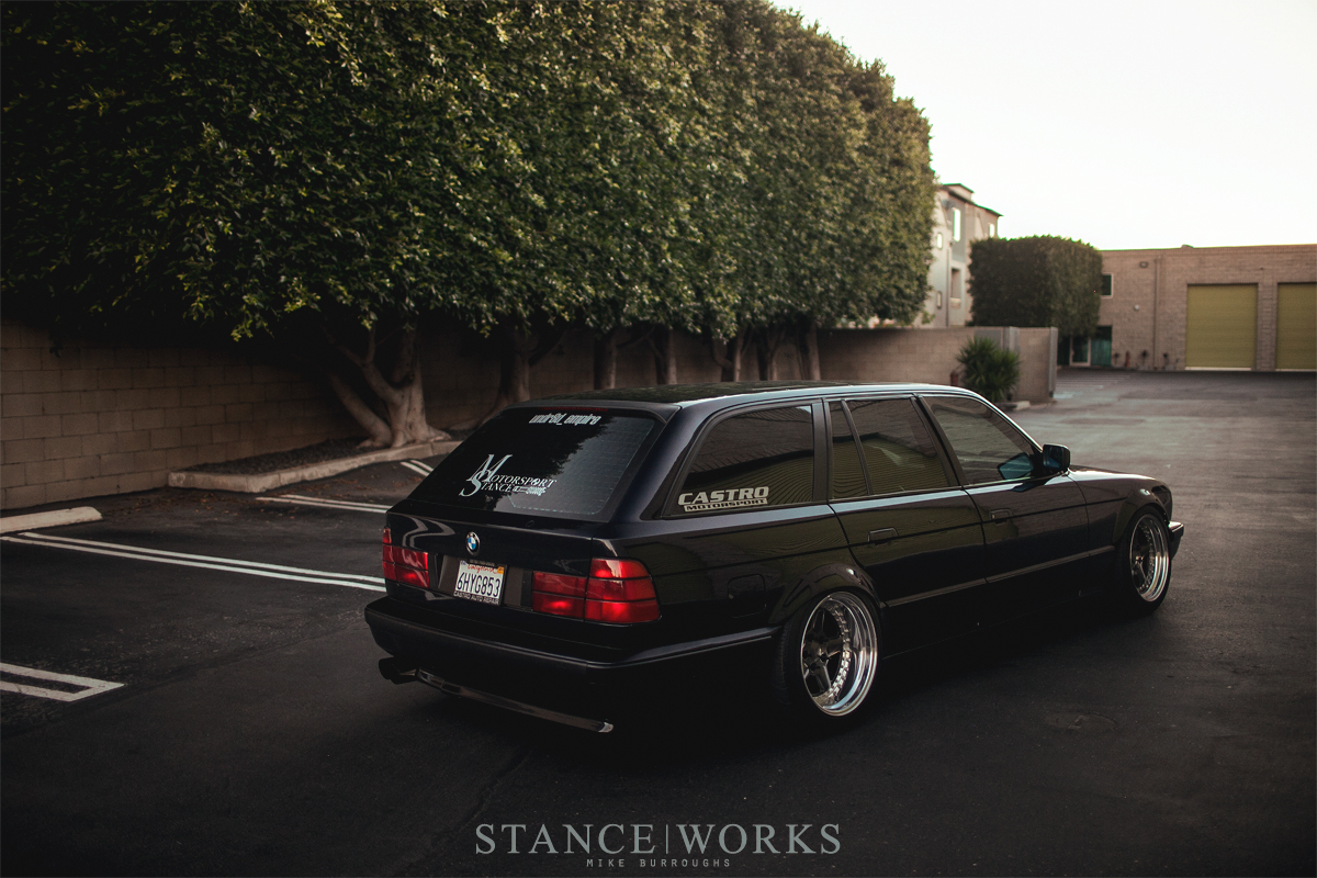 e34-touring-ac-schnitzer-slammed-low