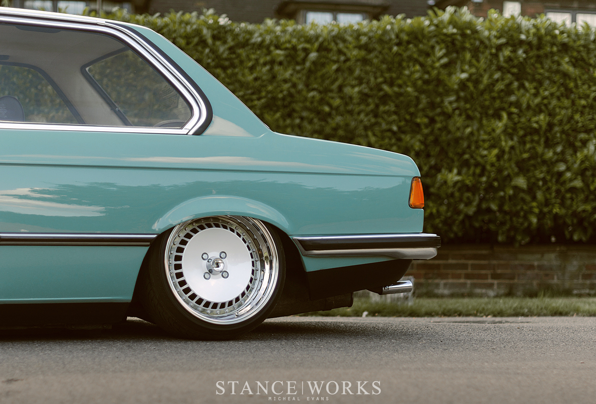 bmw-e21-slammed-air-lift-suspension