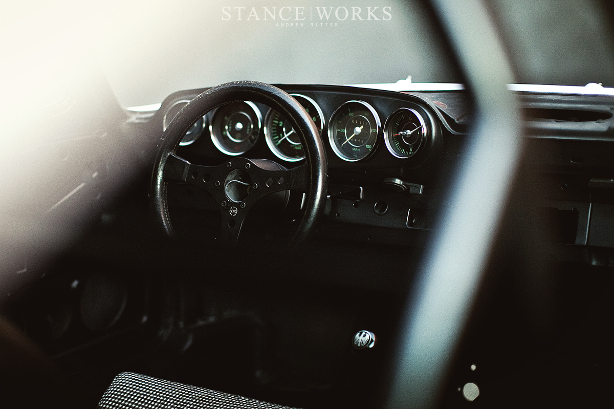 magnus-walker-911-67s-interior-steering-wheel Magnus Walker 911 67S RT roll cage momo steering