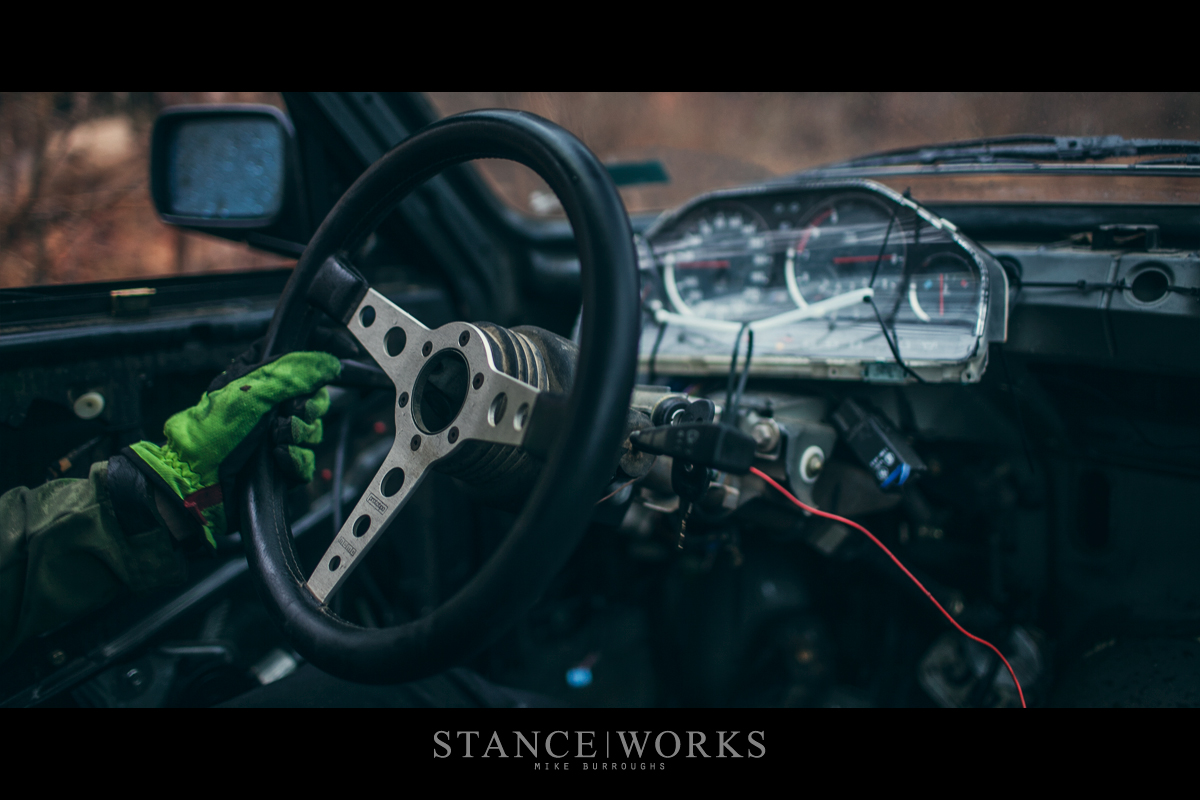 e30-jack-gauge-cluster-zip-ties