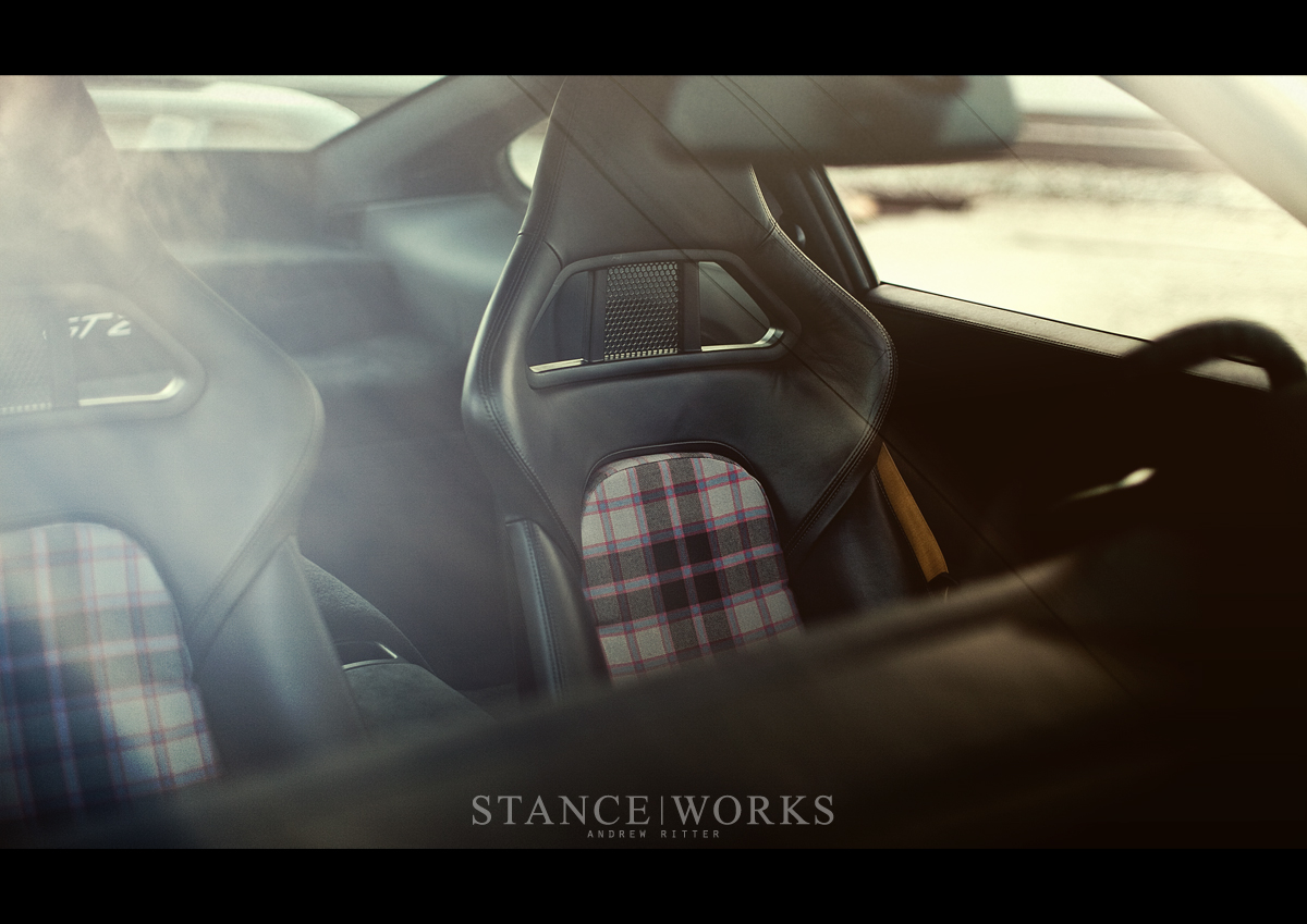 sharkwerks-magnus-walker-porsche-911-gt2-tartan-seats