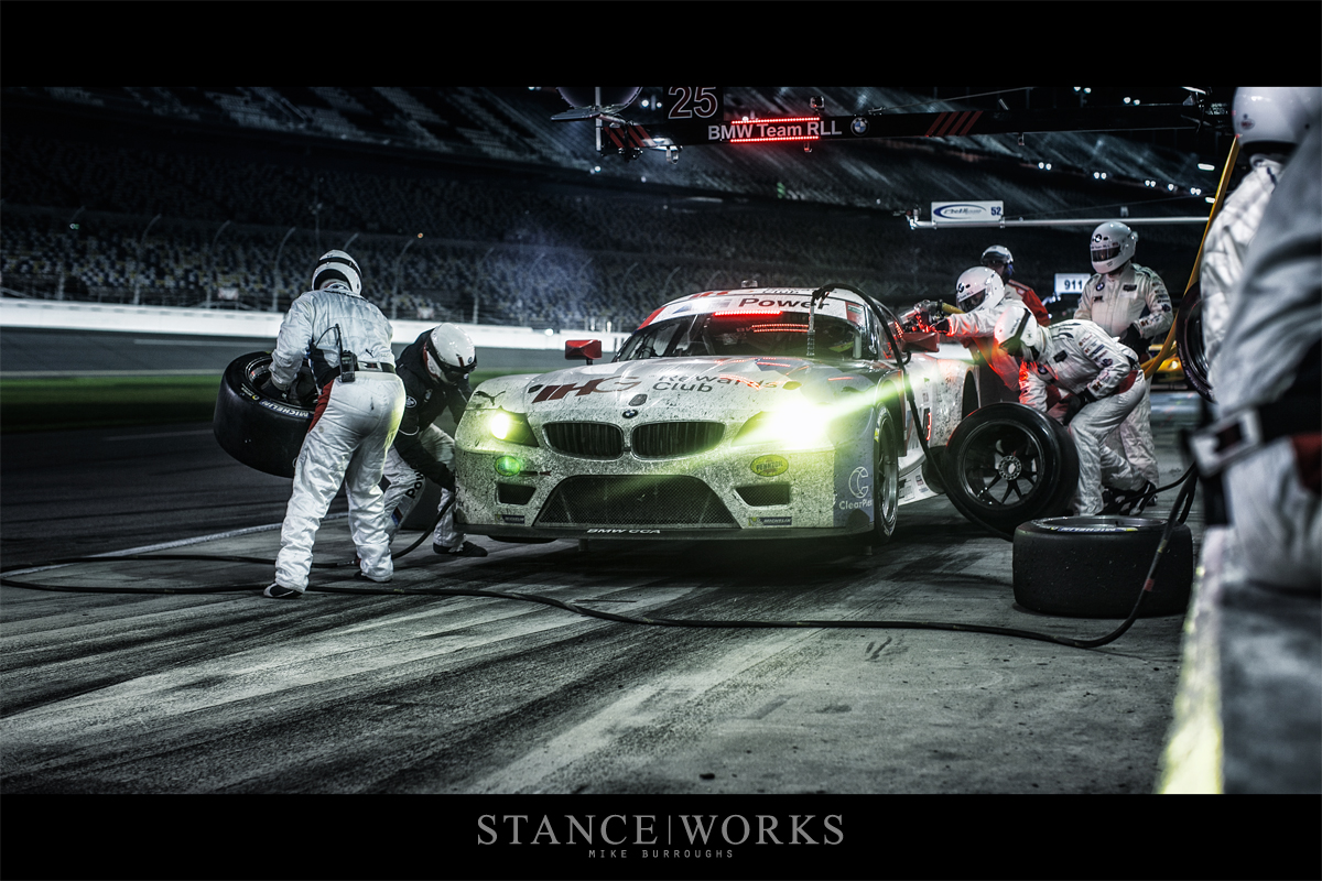 bmw-z4-gte-pit-stop-24-hours-daytona-2015