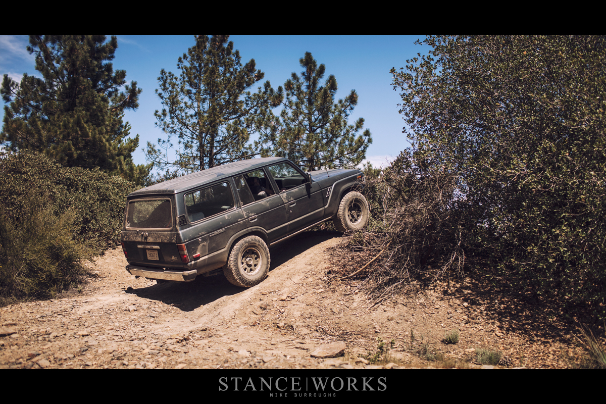 FJ62-Land-Cruiser-1988-climb-hill-truck-wagon