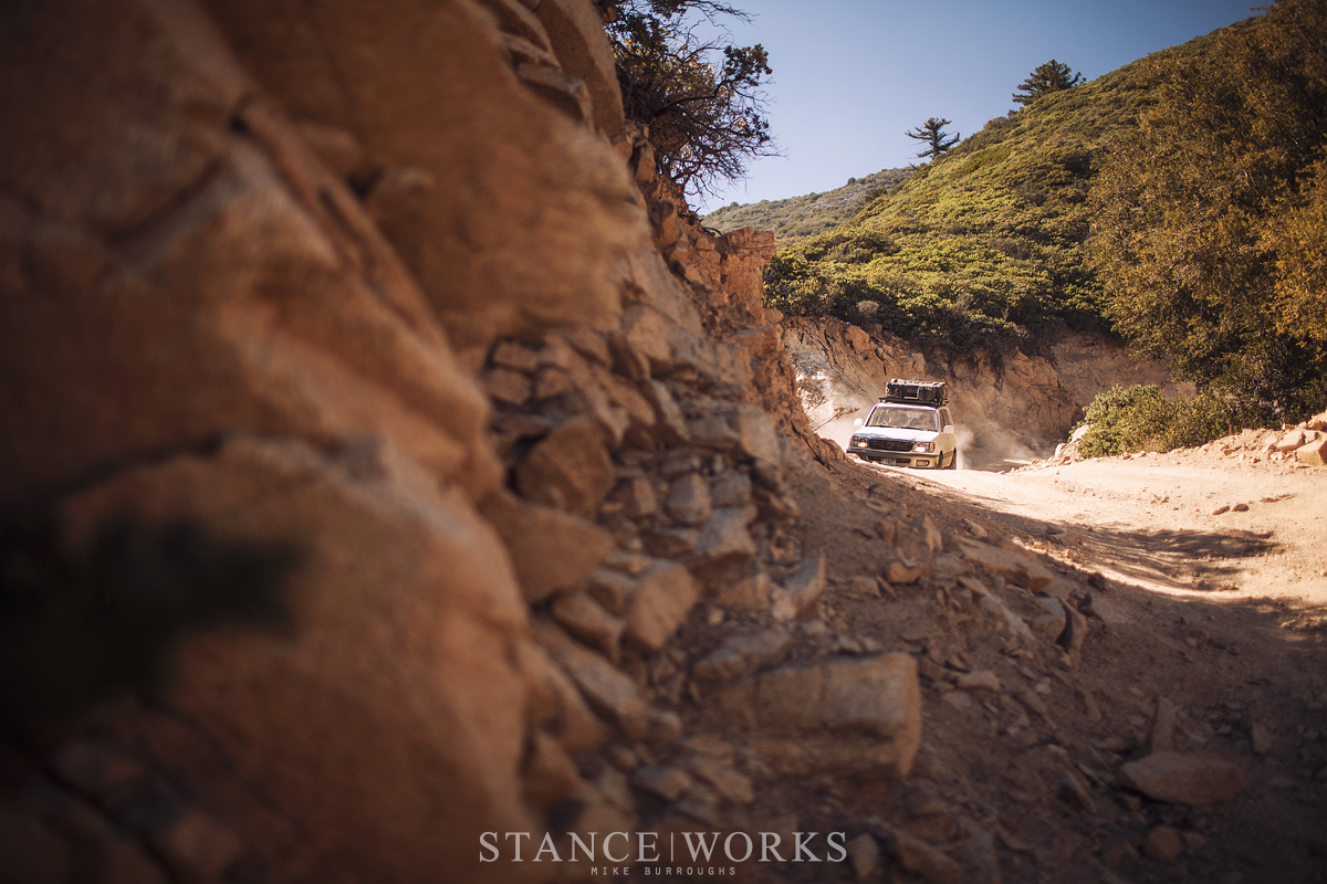 toyota-landcruiser-trails-overlanding-rocks-california