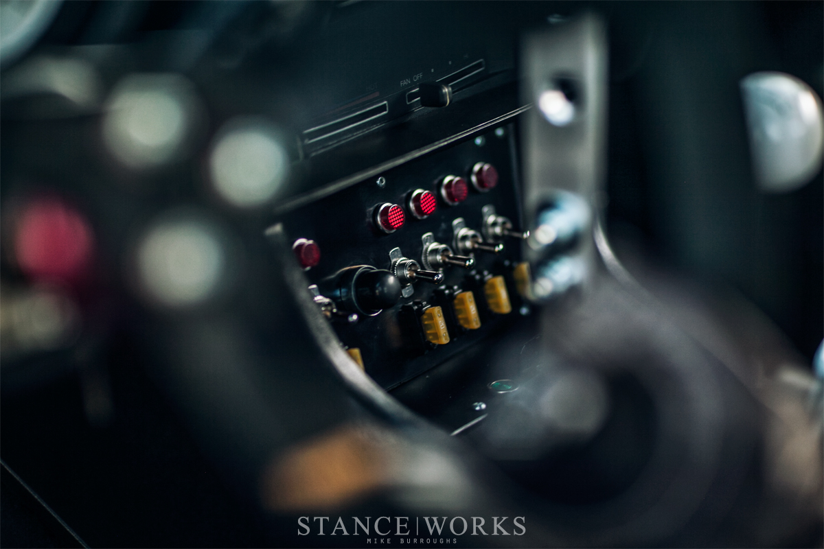 240z-ls6-swap-switch-panel-interior