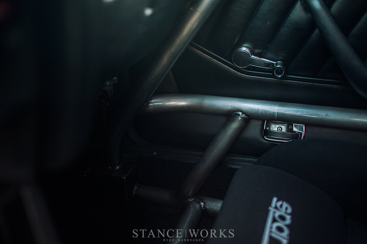 brown-recluse-garage-roll-cage-240z