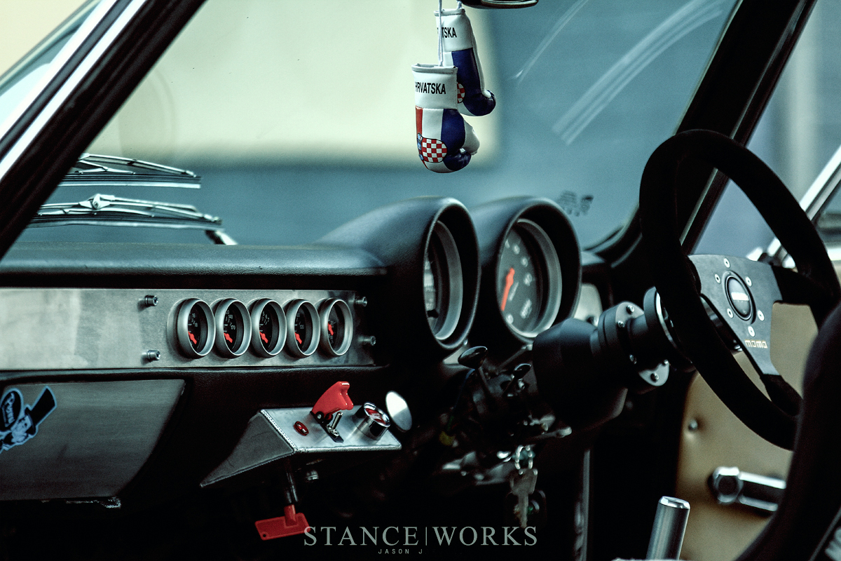 alfa-romeo-gtv-interior-track-car-dash-board-bride-seats