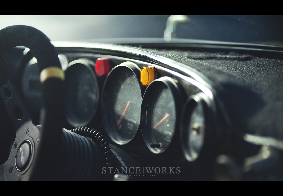 porsche-934-dash-tach-momo-steeringwheel