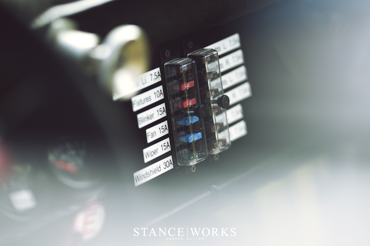 porsche-934-fuses-dash-racecar