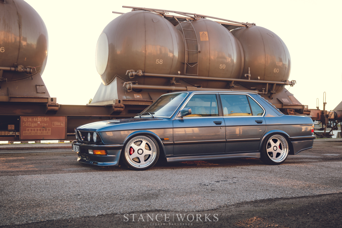 Gunay-Selmanovski-bmw-e28-535i-slammed-stance