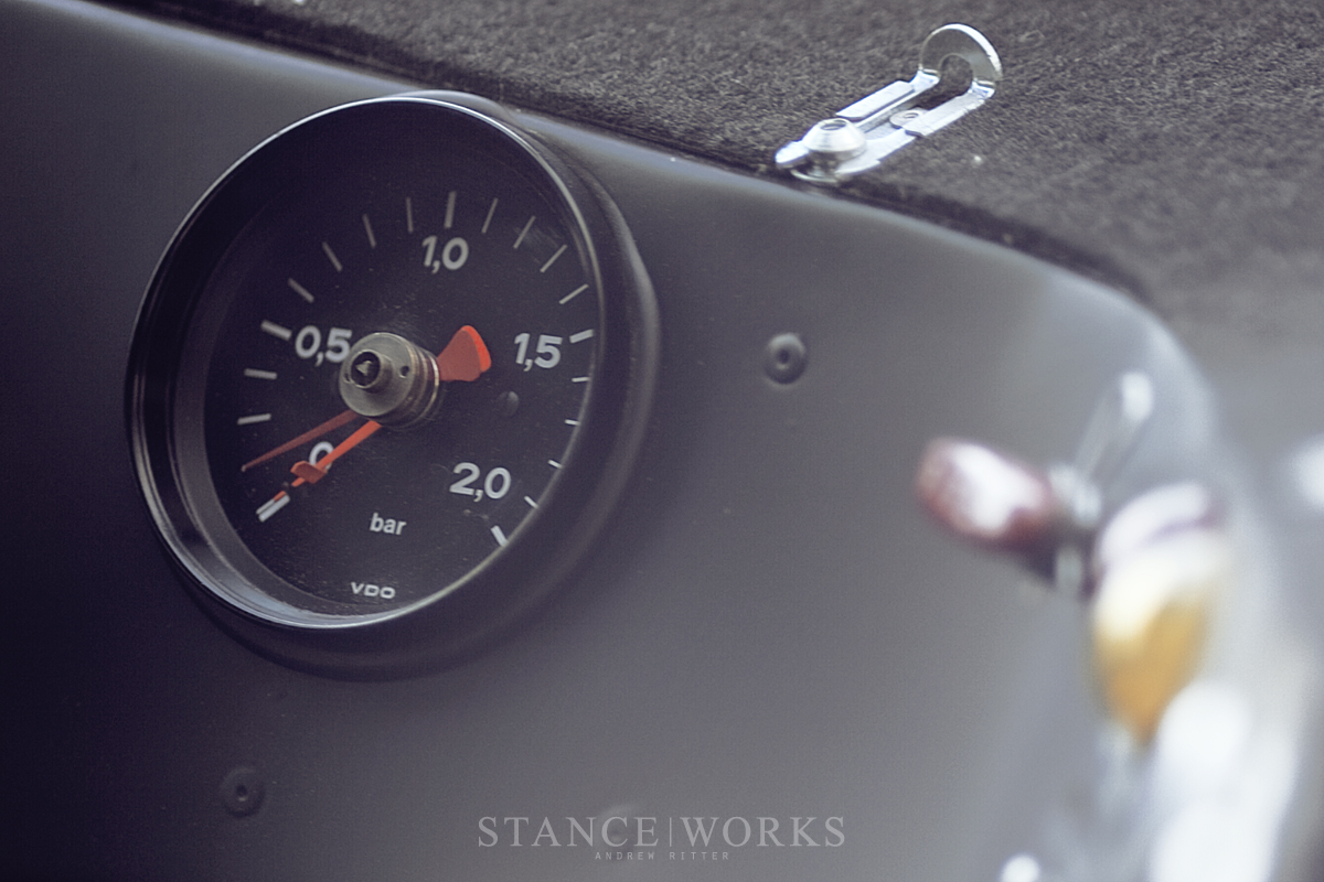 porsche-935-boost-gauge