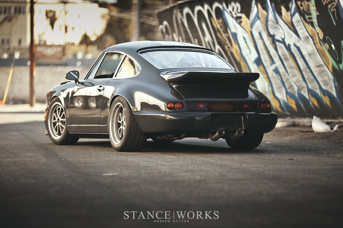 magnus-walker-porsche-911-964-outlaw-custom-auto-show