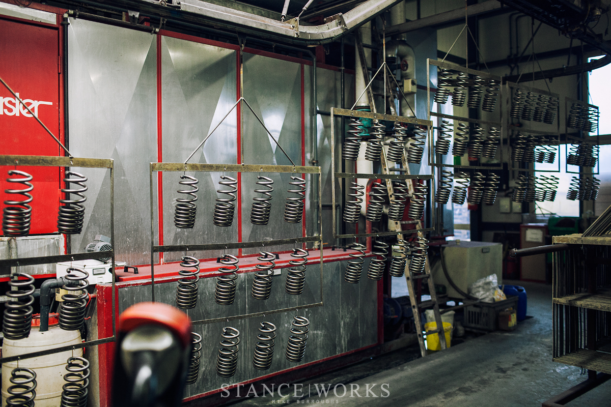 hr-suspension-springs-powdercoating-prep