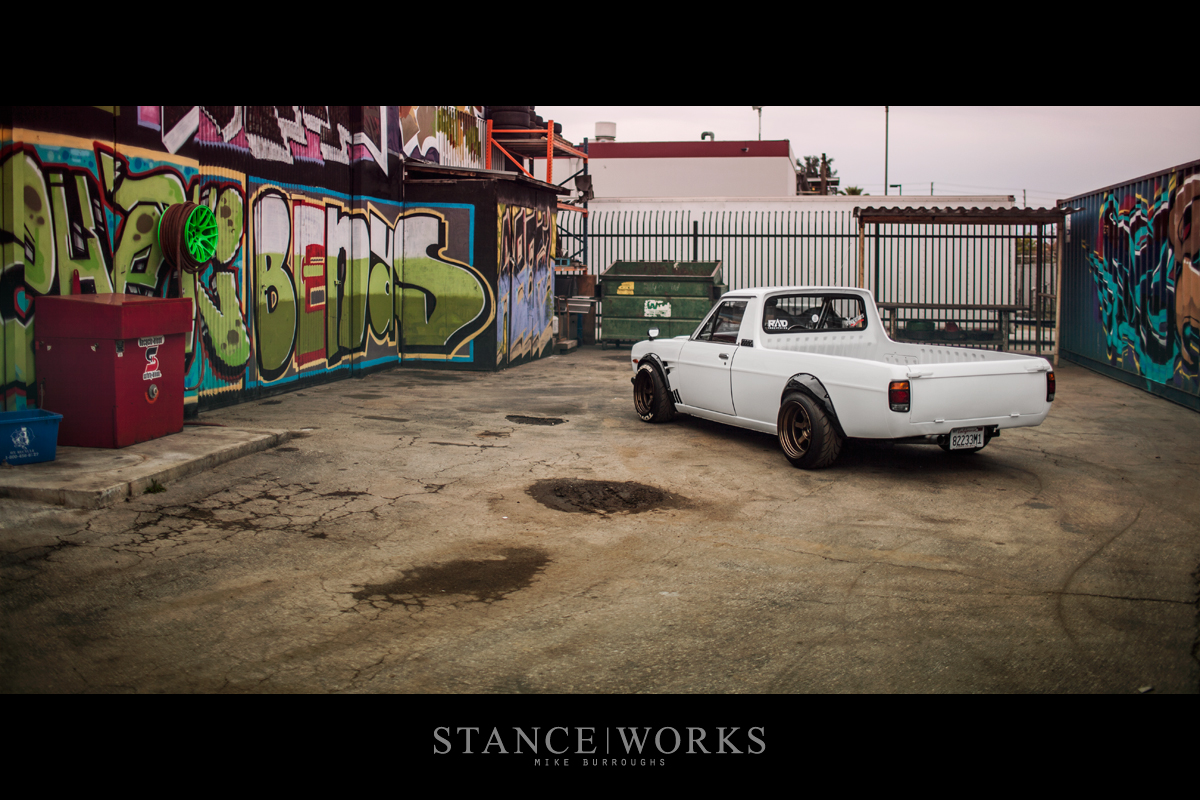 Datsun-Sunny-Hakotora-Skyline-Pickup-rear-end