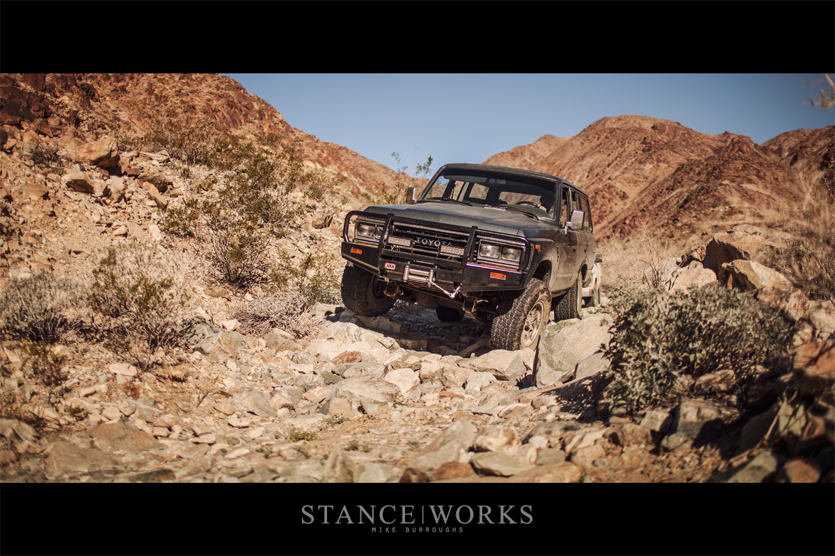 fj62-land-cruiser-offroad-pinto-mountains