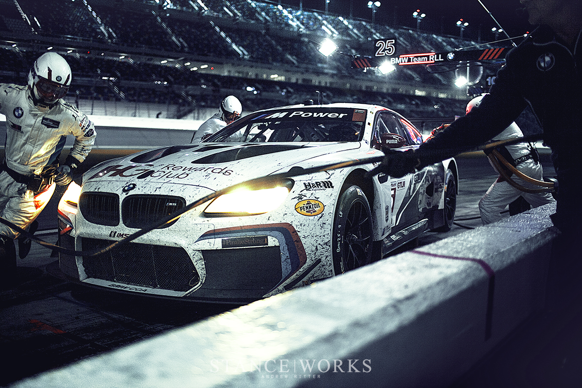 bmw-m6-motorsport-pit-stop-daytona