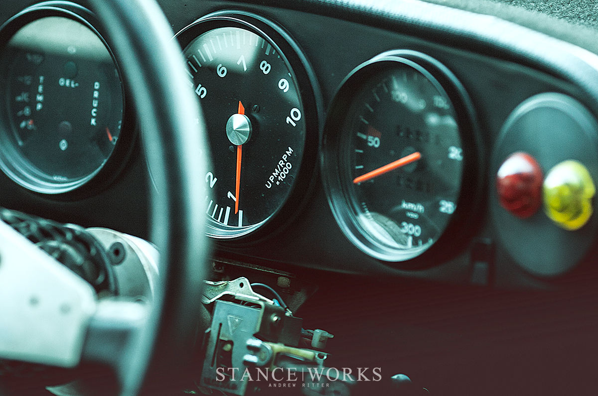 porsche-911-gauge-cluster-tach-racecar
