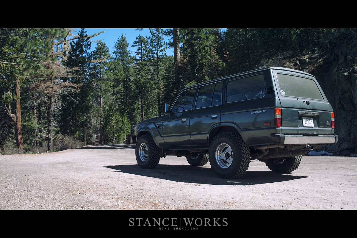 land-cruiser-entering-yosemite