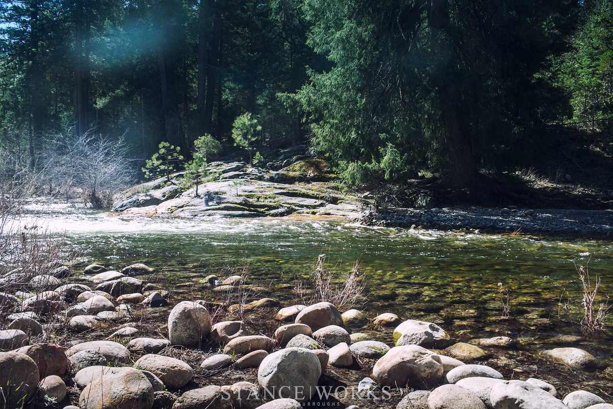 yosemite-creek-flowing-water-california-spring